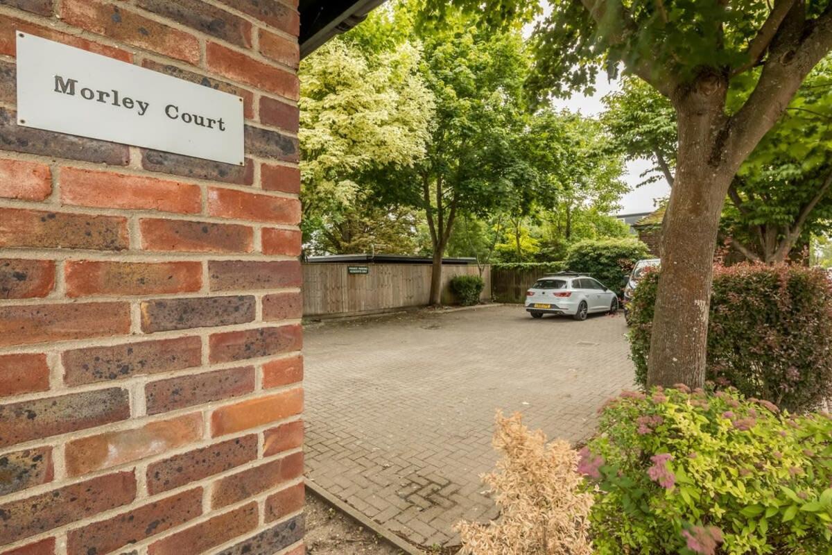 Lovely 1 Bed Apartment With Free Parking & Garden CBG Exteriör bild